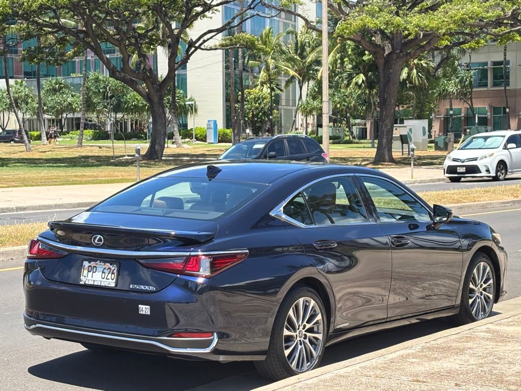Used 2021 Lexus ES 300h w/ Premium Package FWD image 5
