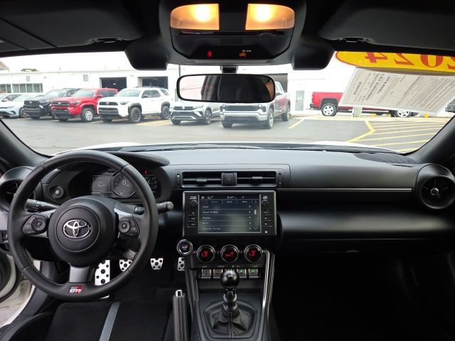 Used 2024 Toyota GR86 Premium RWD image 22