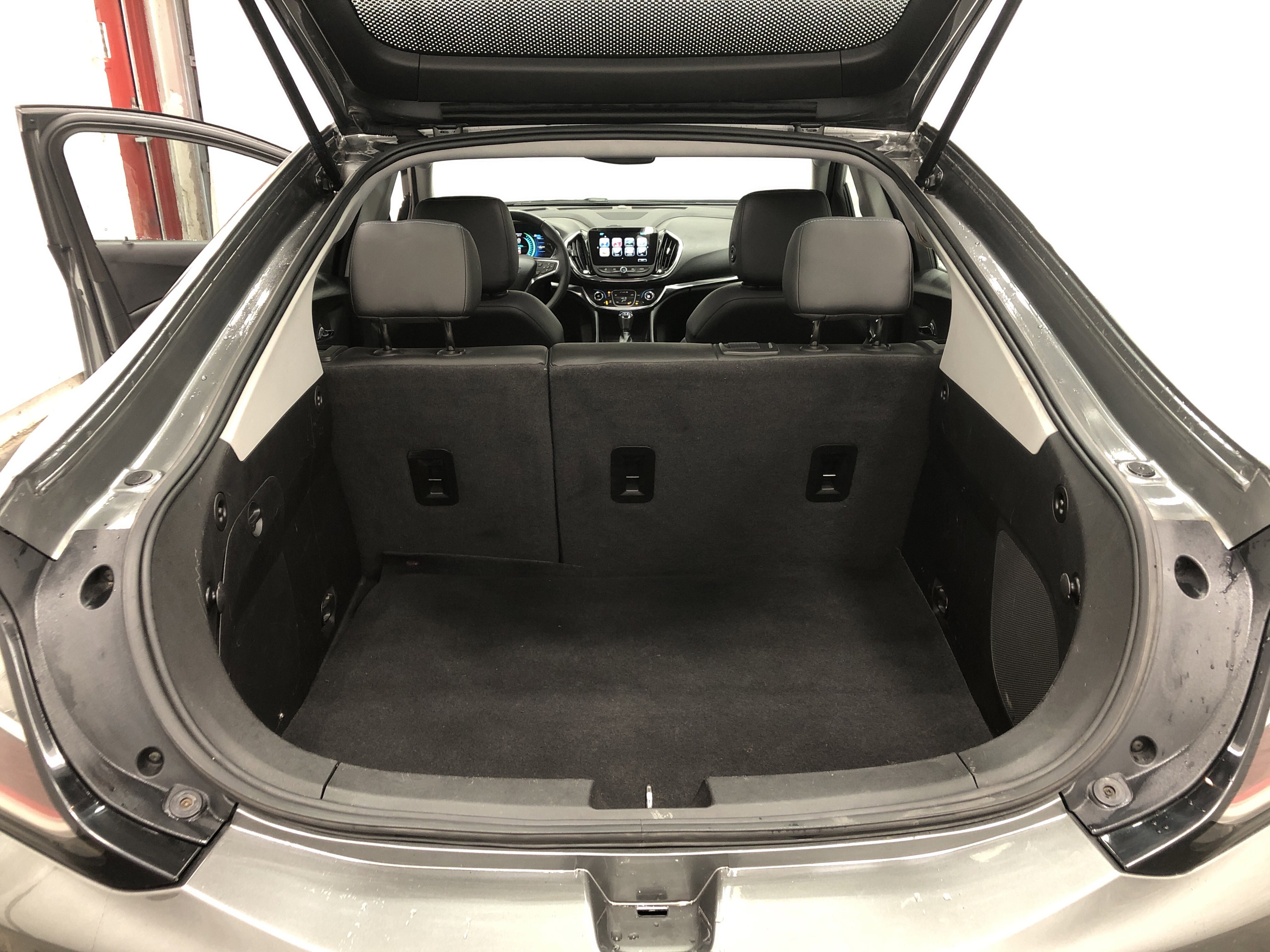 Used 2017 Chevrolet Volt Premier w/ Driver Confidence II Package image 8