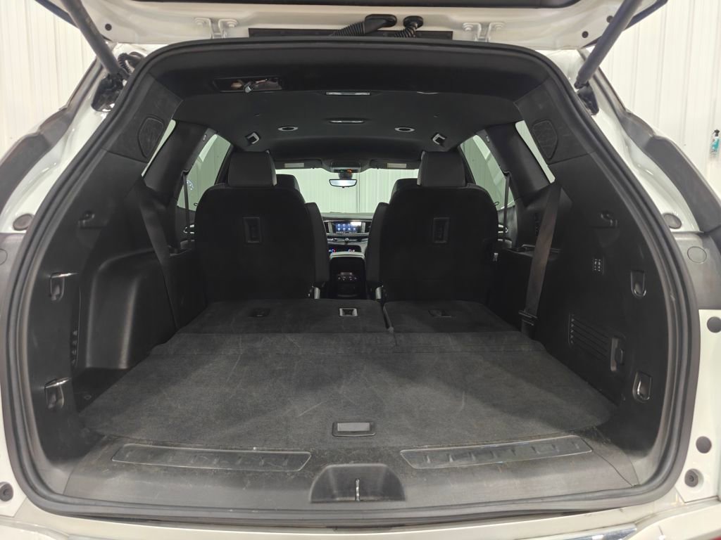 Used 2024 Buick Enclave Premium image 36