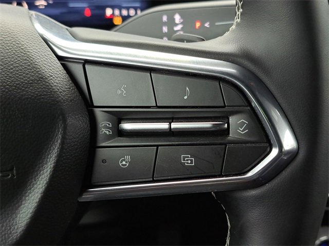 Used 2025 Chevrolet Traverse LT image 15