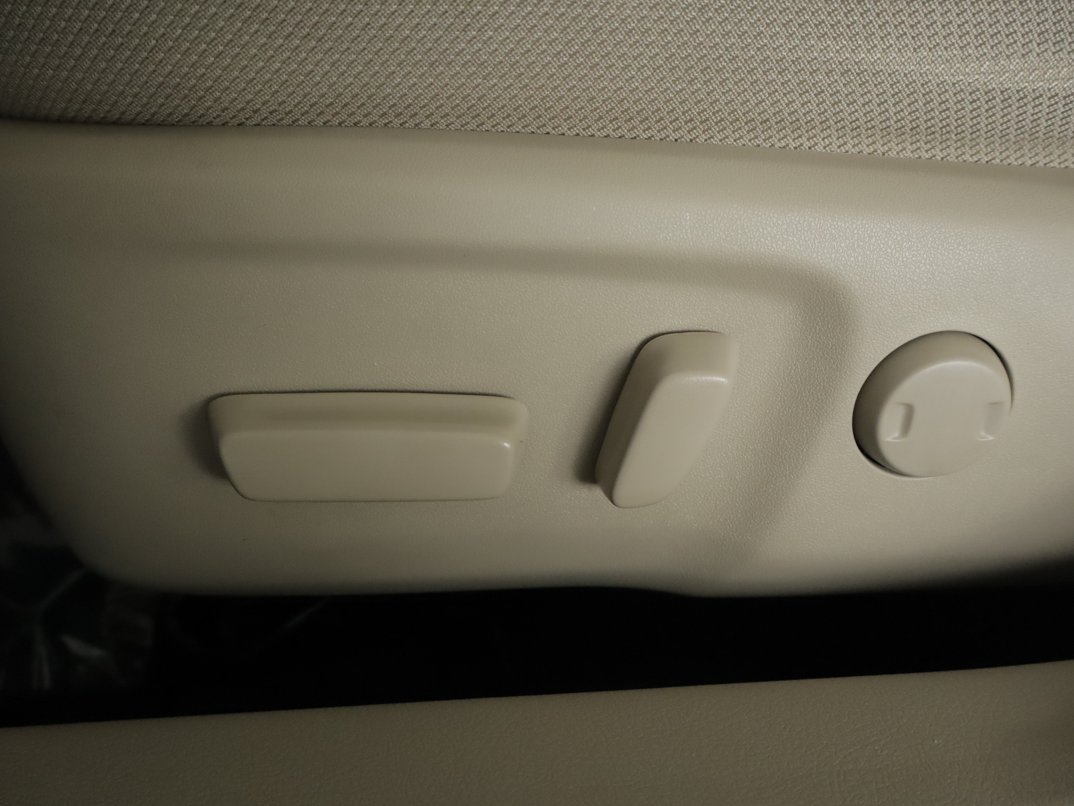Used 2014 Toyota Camry FWD image 12