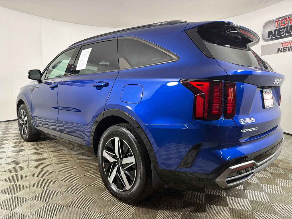 Used 2023 Kia Sorento S w/ Panoramic Sunroof Package FWD image 7