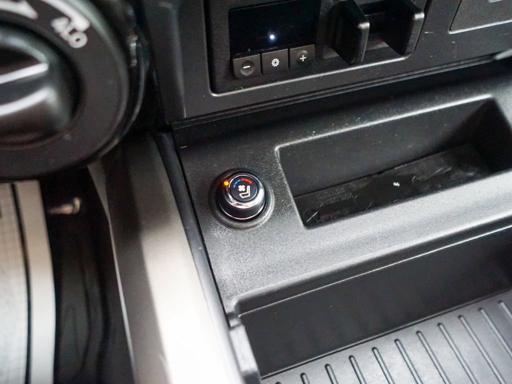 Used 2021 Nissan Titan Platinum Reserve w/ Moonroof Package image 32