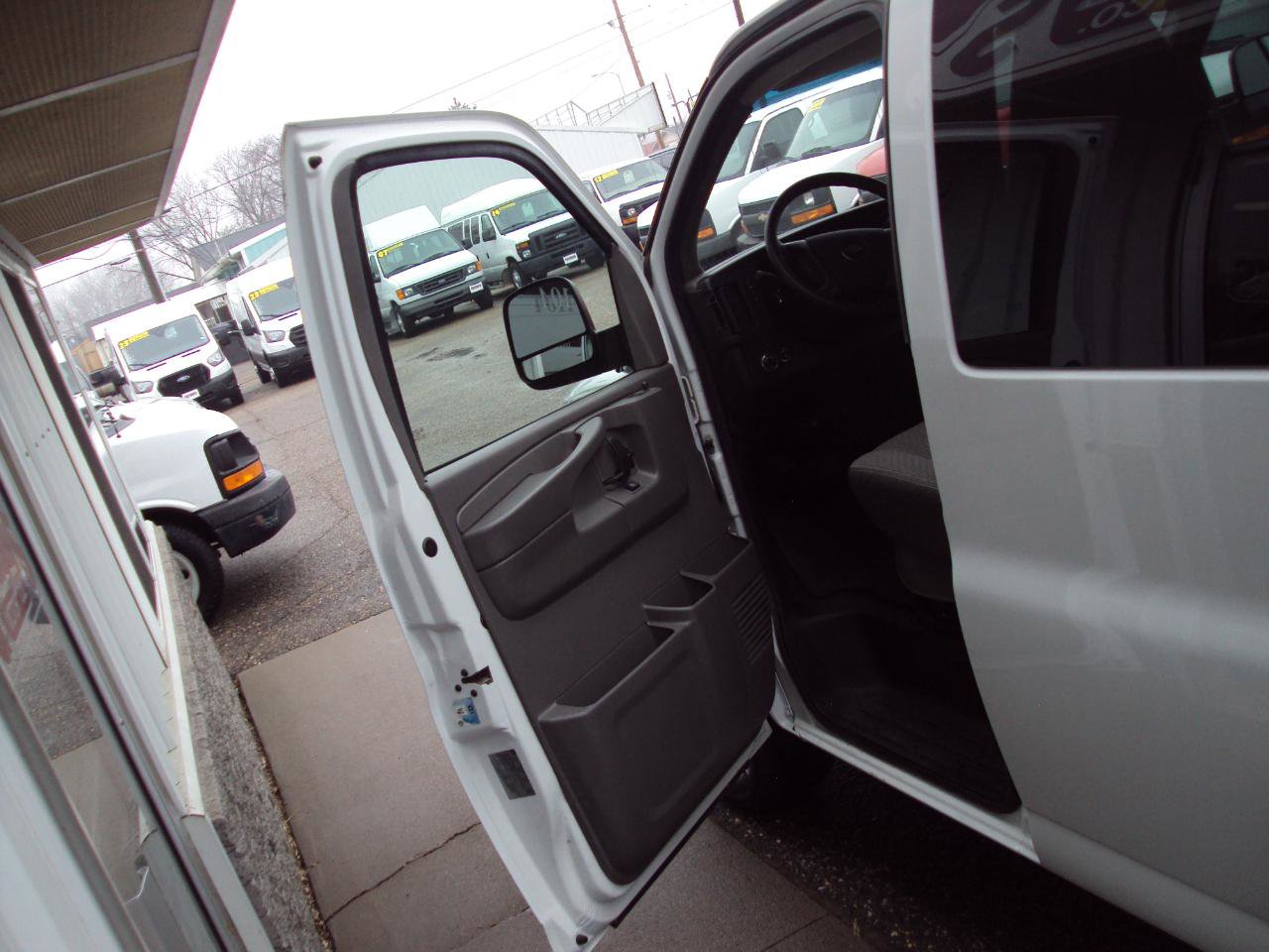 Used 2013 Chevrolet Express 1500 LT w/ LT Preferred Equipment Group AWD/4WD image 16