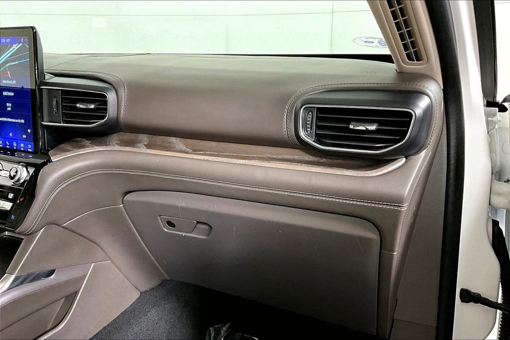 Used 2021 Ford Explorer Platinum w/ Equipment Group 601A image 16