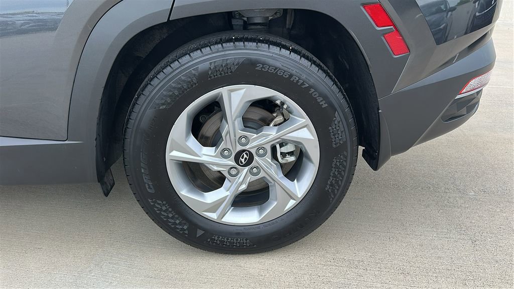 Certified 2024 Hyundai Tucson SE FWD image 17