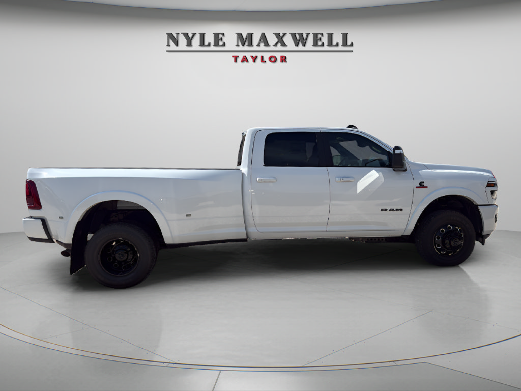 New 2027 RAM 3500 Laramie w/ Night Edition AWD/4WD image 13