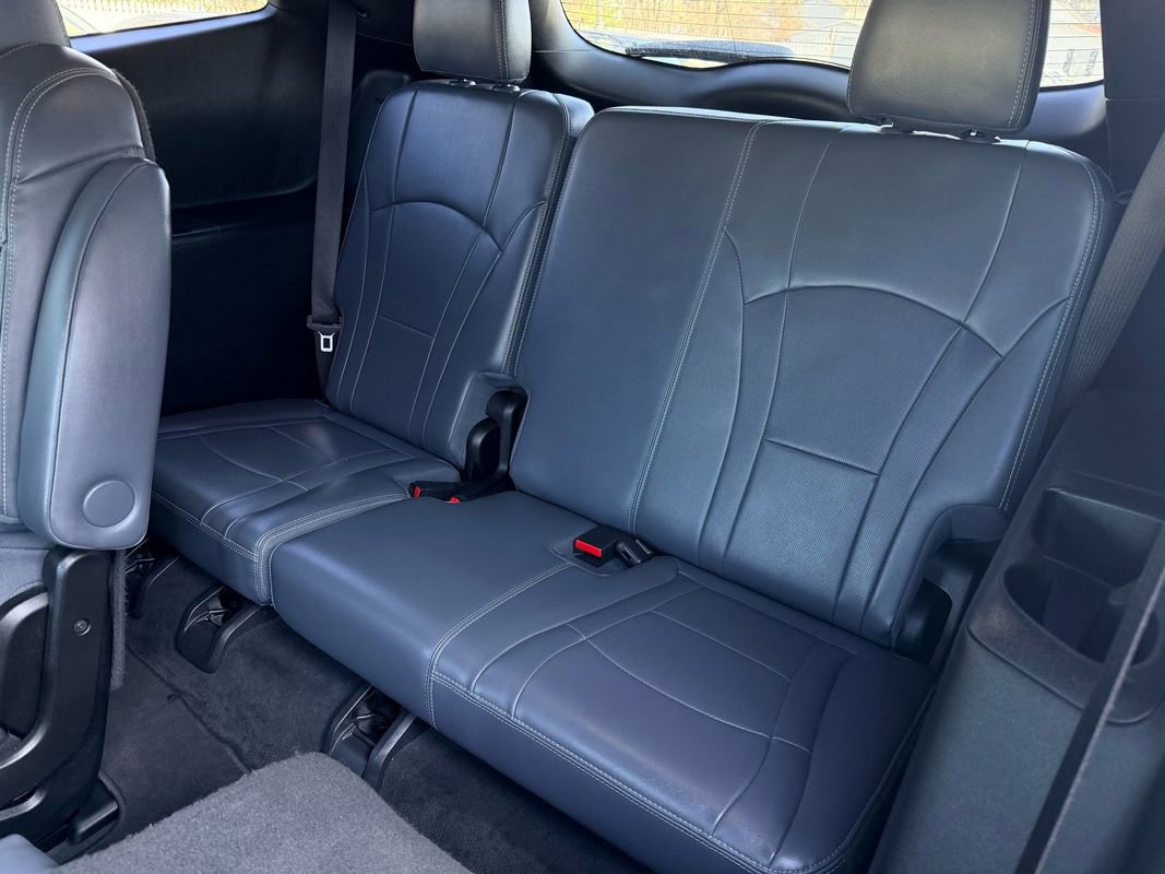 Used 2023 Buick Enclave Essence image 14