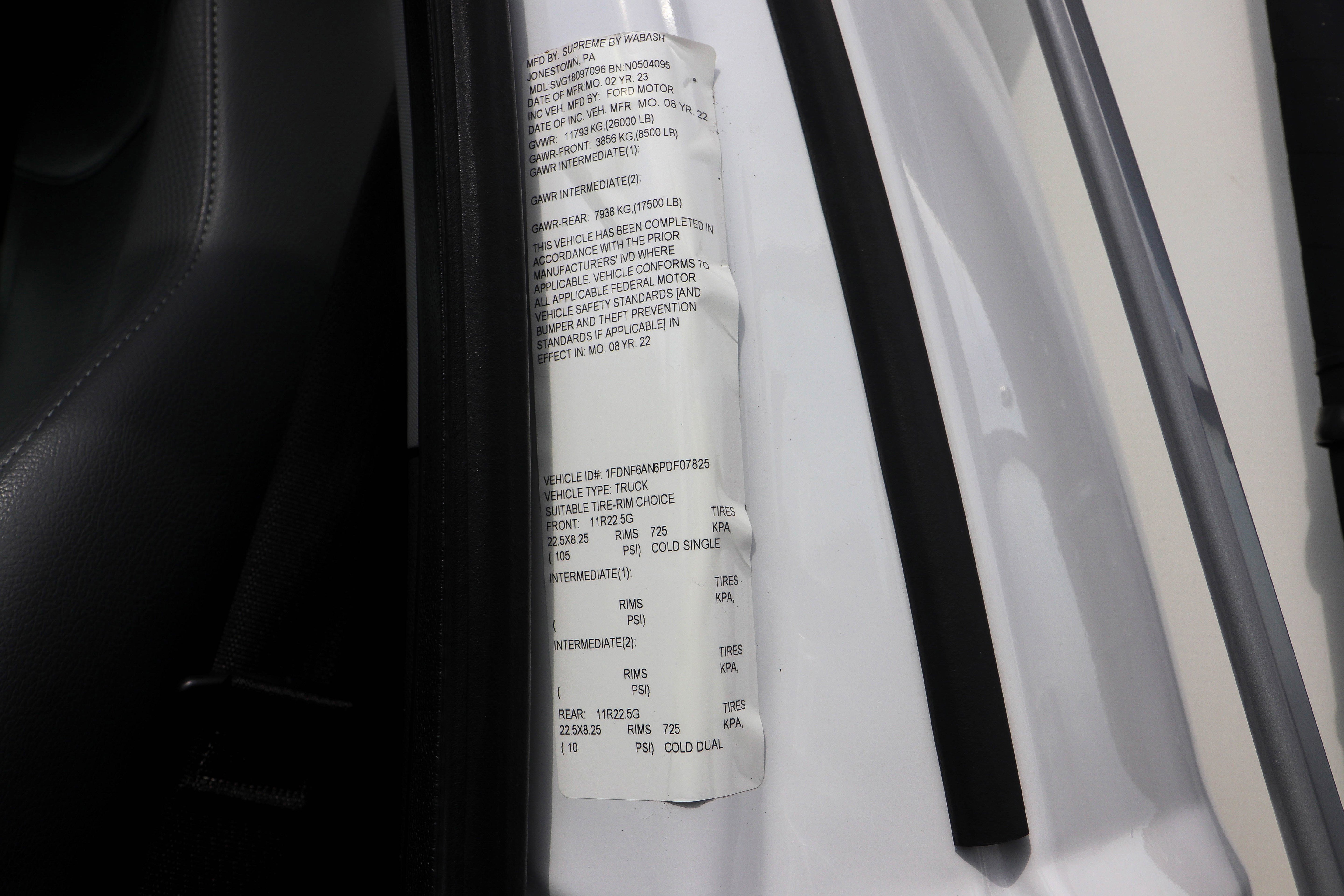 Used 2023 Ford F650 2WD Regular Cab Super Duty image 31