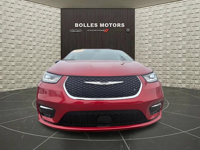 Certified 2024 Chrysler Pacifica Limited FWD image 8