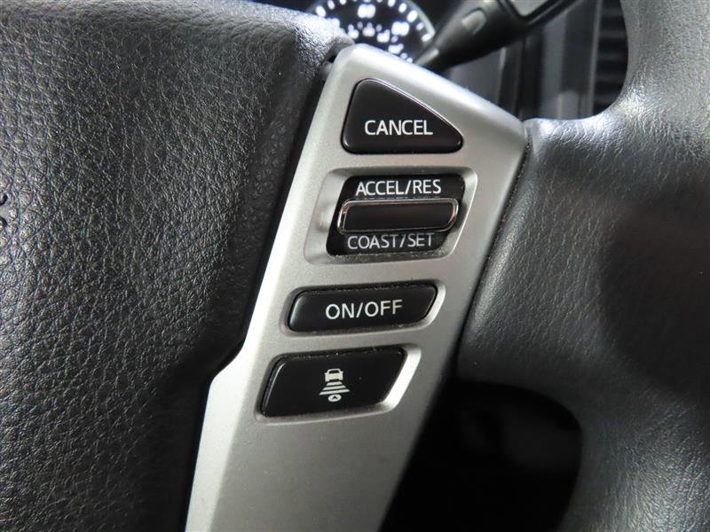 Used 2022 Nissan Titan SV image 21
