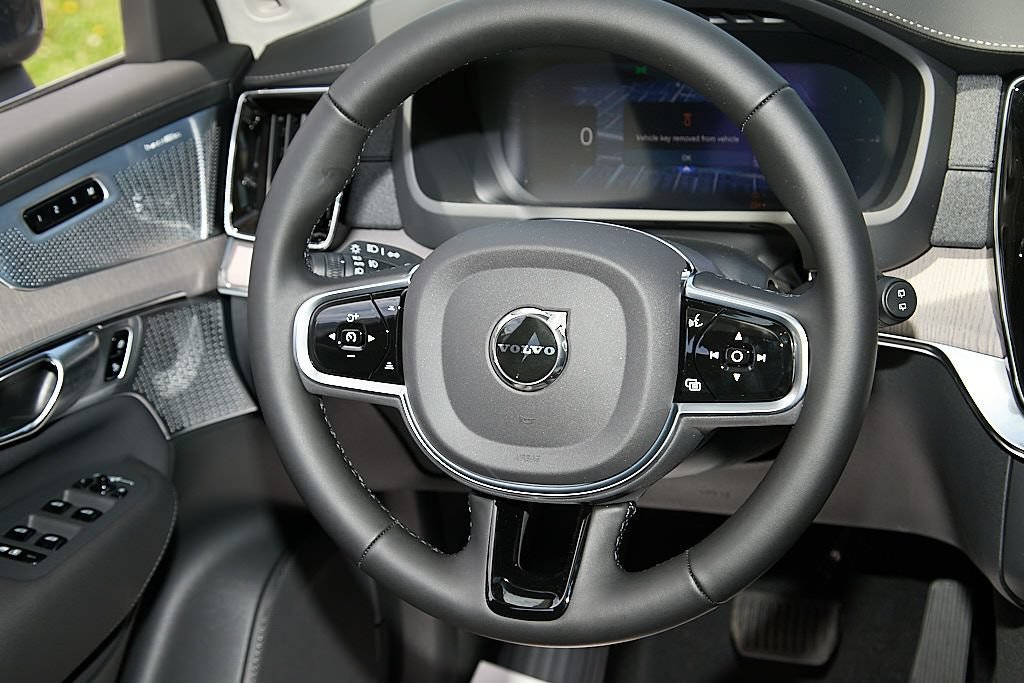 New 2026 Volvo XC90 T8 Ultra w/ Lounge Package AWD/4WD image 27