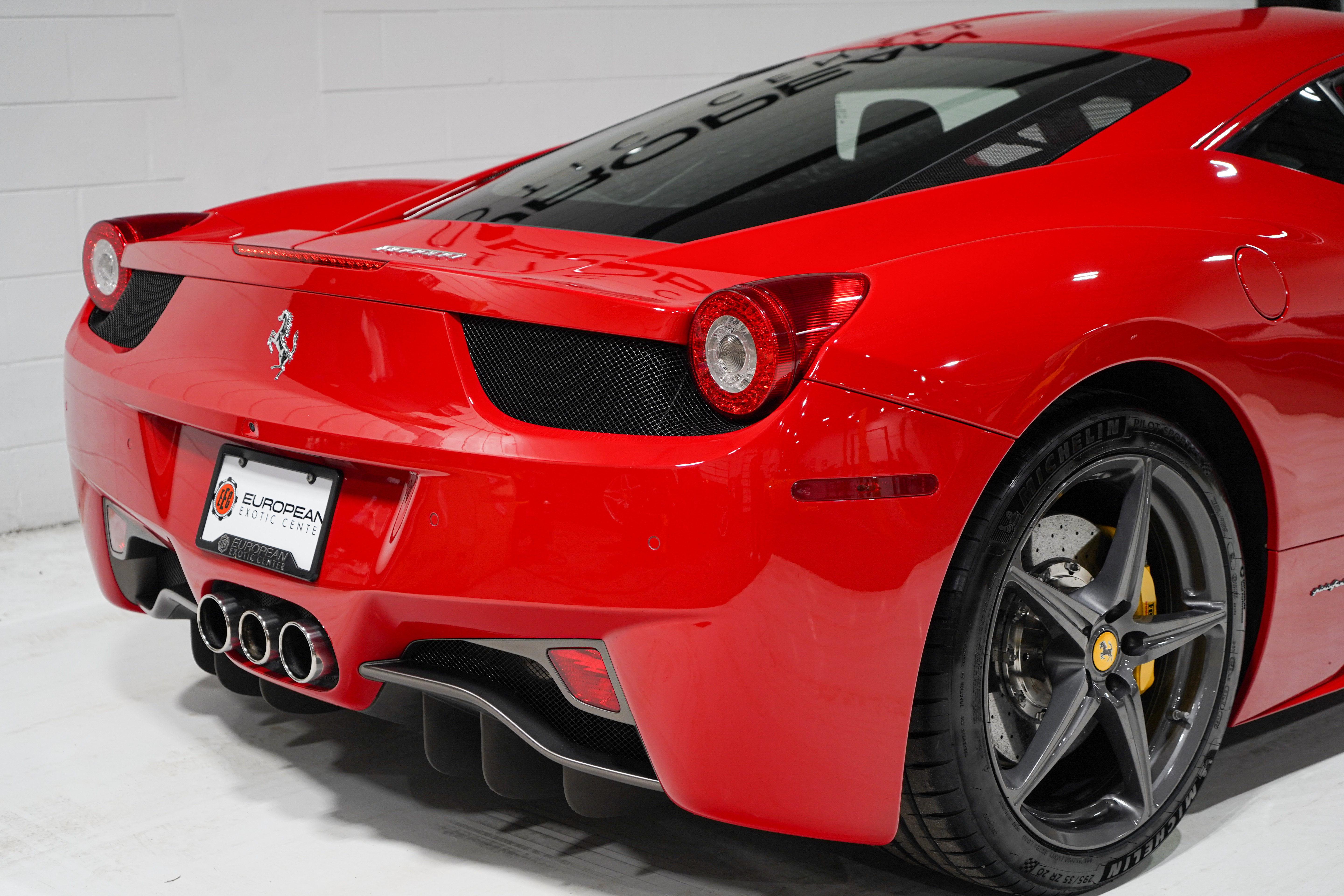 Used 2014 Ferrari 458 Italia Coupe RWD image 22