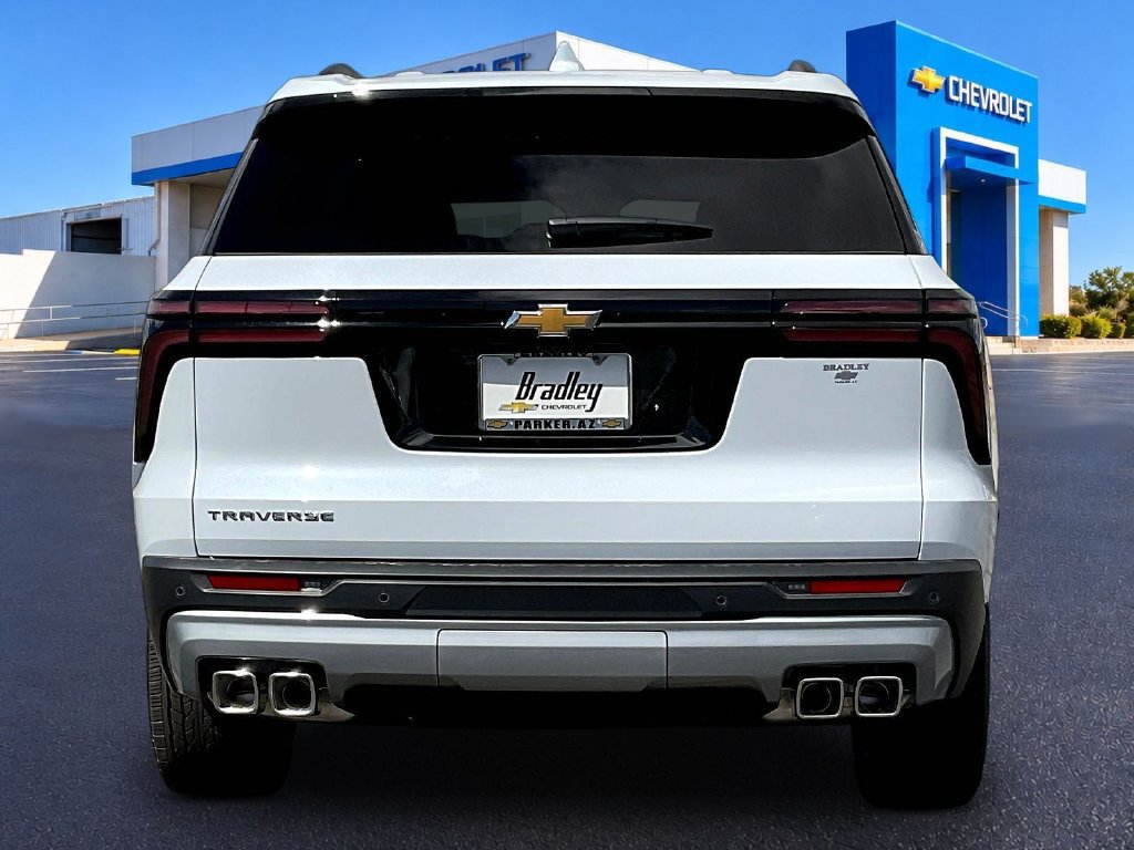 New 2027 Chevrolet Traverse LT w/ Driver Confidence Package FWD image 4