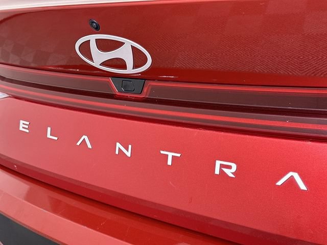 Used 2025 Hyundai Elantra SEL FWD image 32