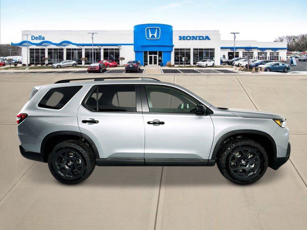New 2026 Honda Pilot TrailSport image 2