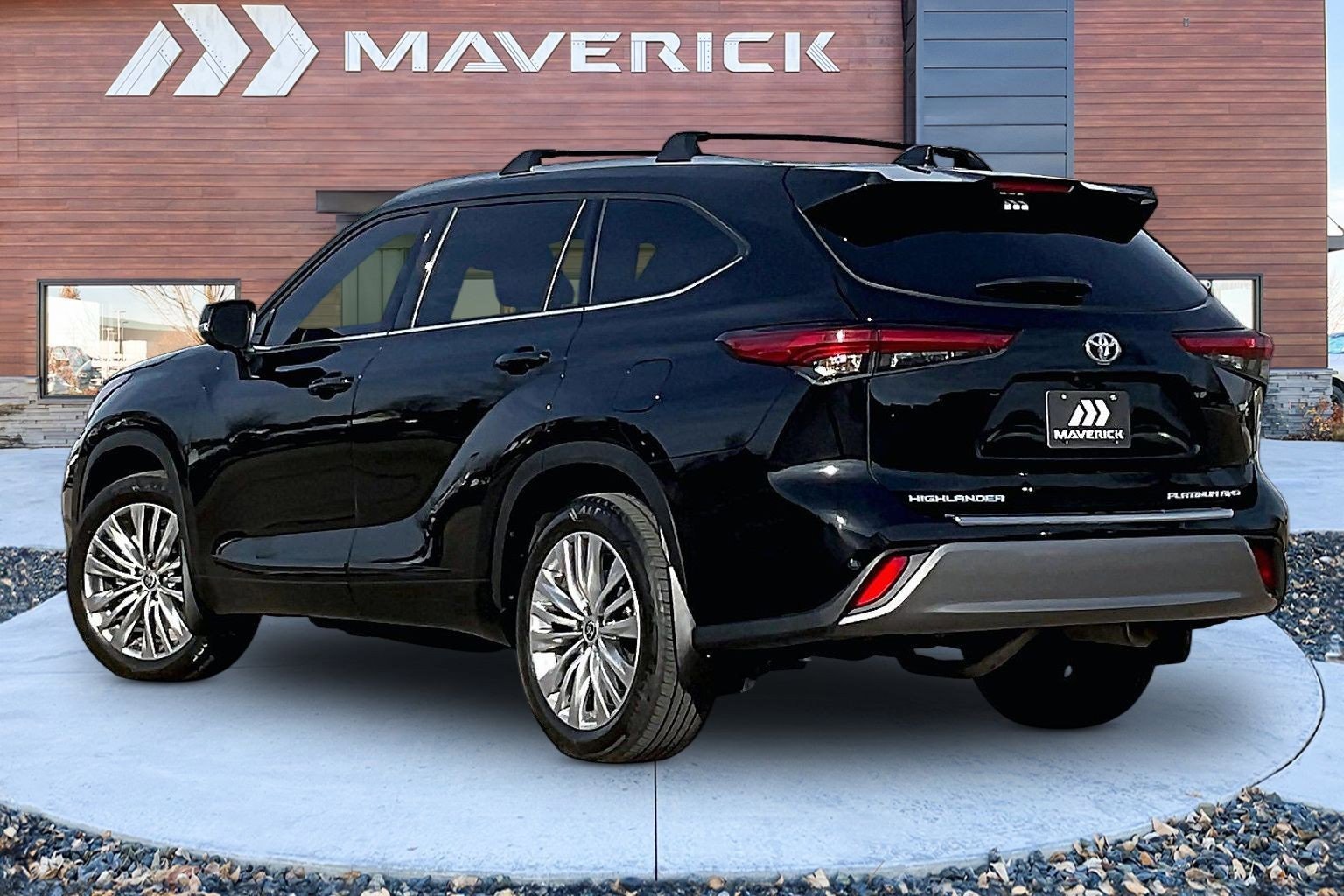 Used 2023 Toyota Highlander Platinum image 4