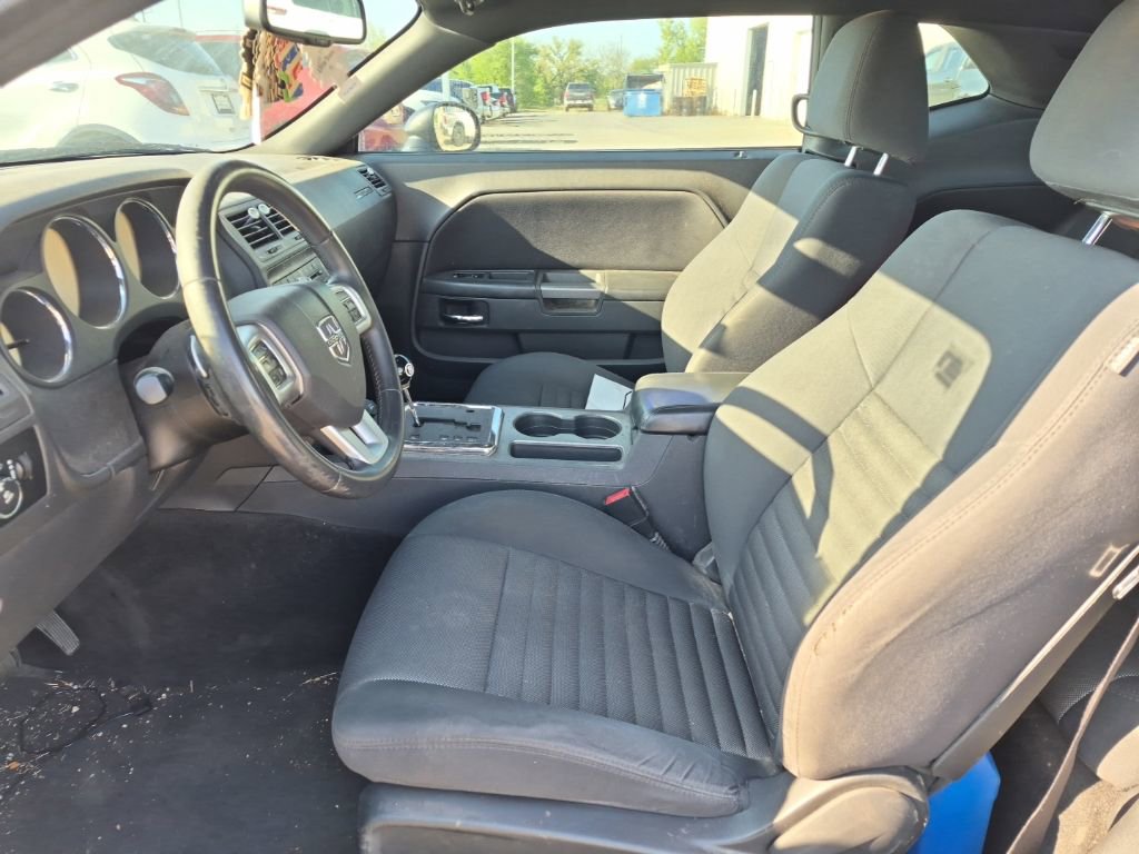 Used 2013 Dodge Challenger R/T w/ Blacktop Pkg image 9