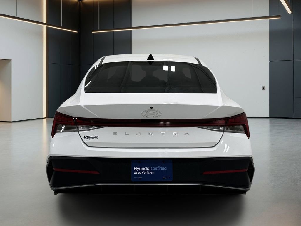 Certified 2024 Hyundai Elantra SEL w/ Convenience Package image 5