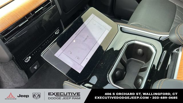 Used 2024 Jeep Grand Wagoneer L Series III AWD/4WD image 24