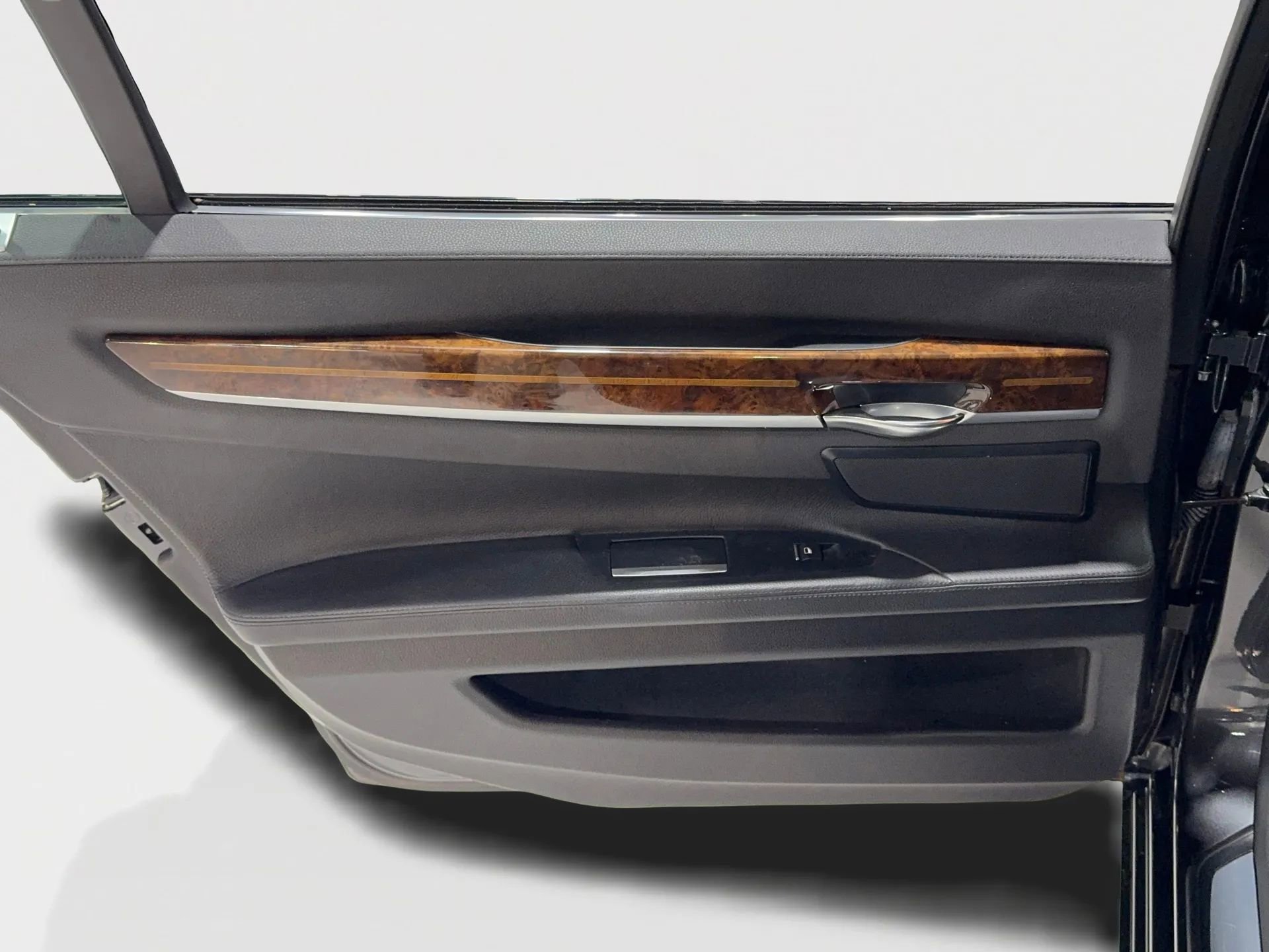 Used 2013 BMW 740Li image 22