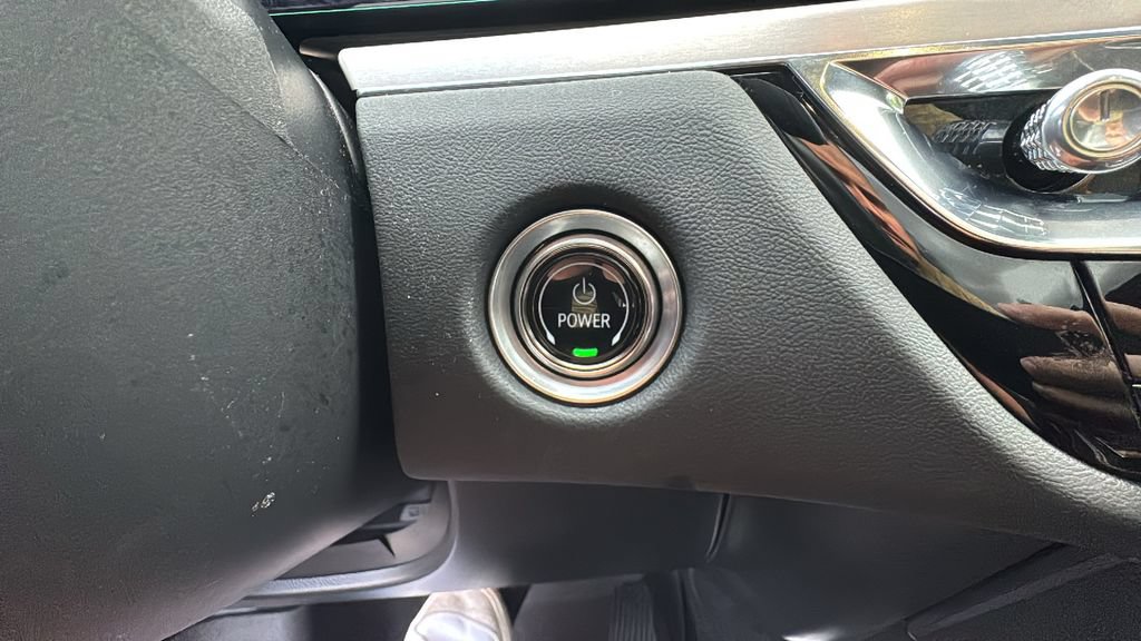 Used 2025 Cadillac Lyriq Luxury AWD/4WD image 15