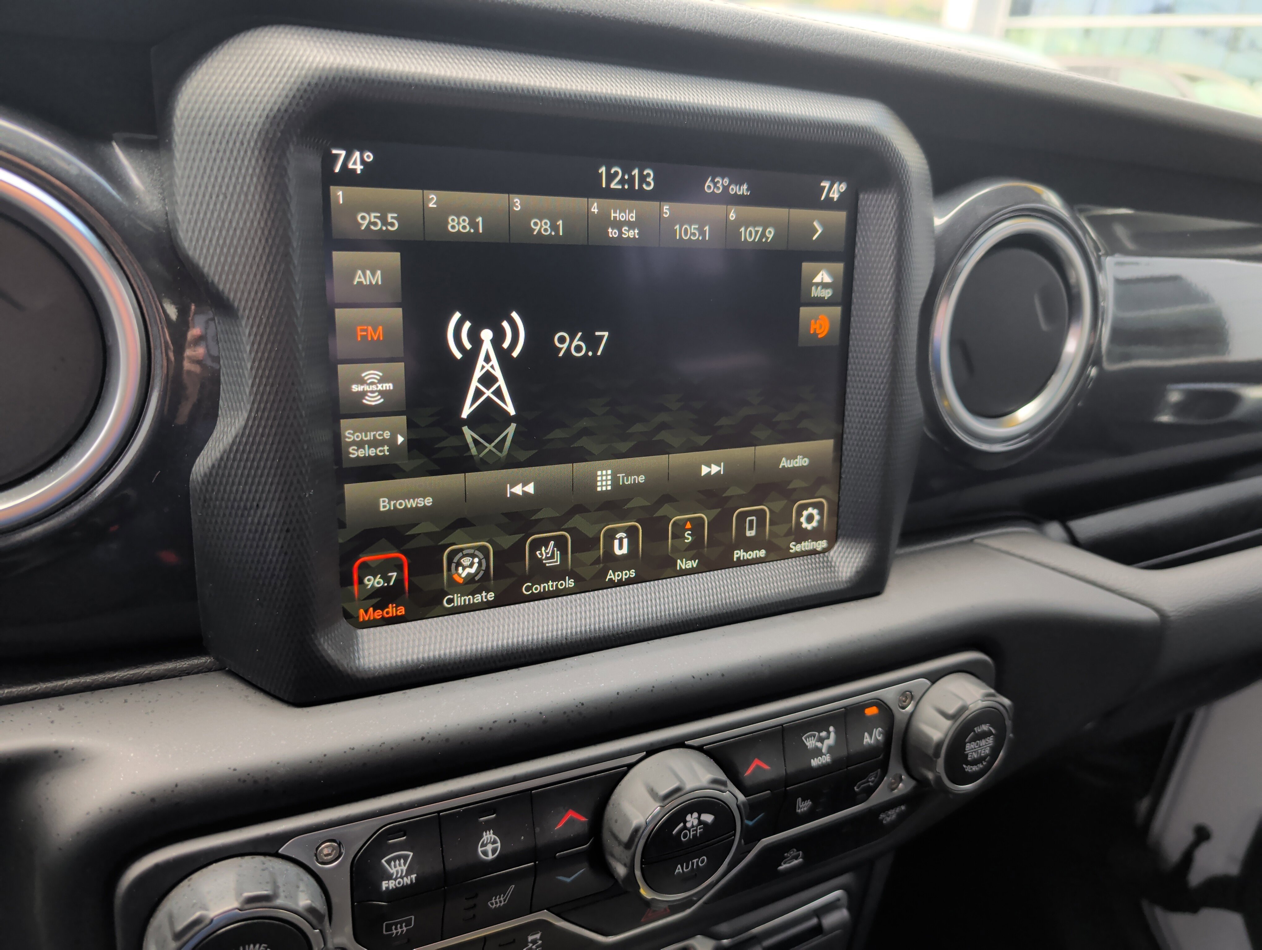 Used 2023 Jeep Wrangler Unlimited Sahara image 27