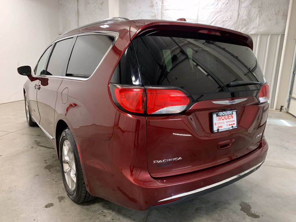Used 2019 Chrysler Pacifica Limited FWD image 28