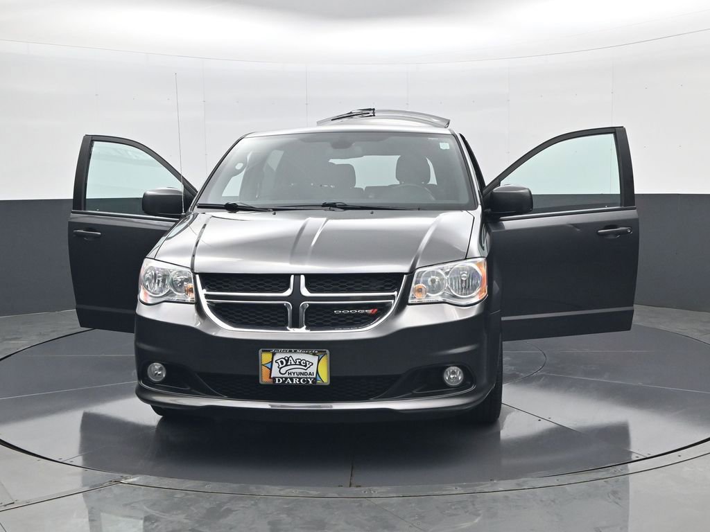 Used 2020 Dodge Grand Caravan SE image 32
