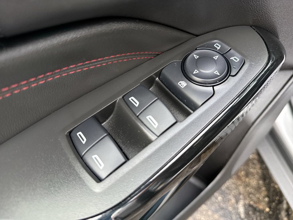 Used 2025 Chevrolet Trax RS w/ Driver Confidence Package FWD image 13
