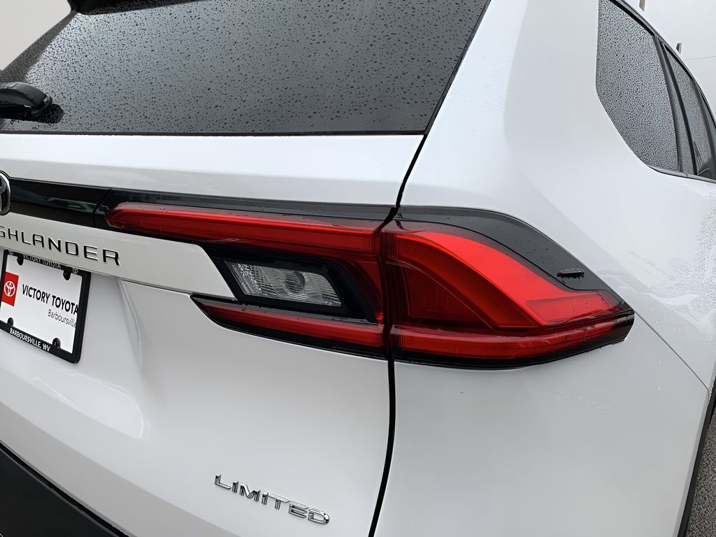 Used 2024 Toyota Grand Highlander Limited image 30