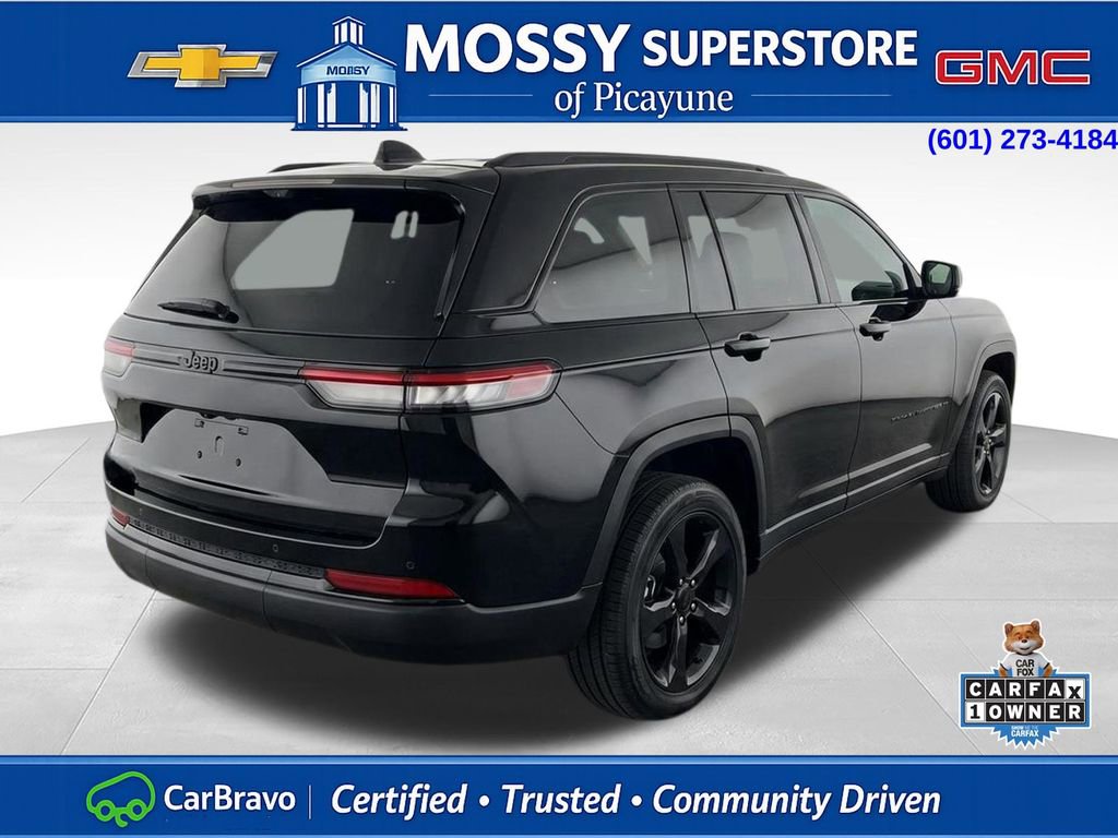 Used 2023 Jeep Grand Cherokee Altitude image 4