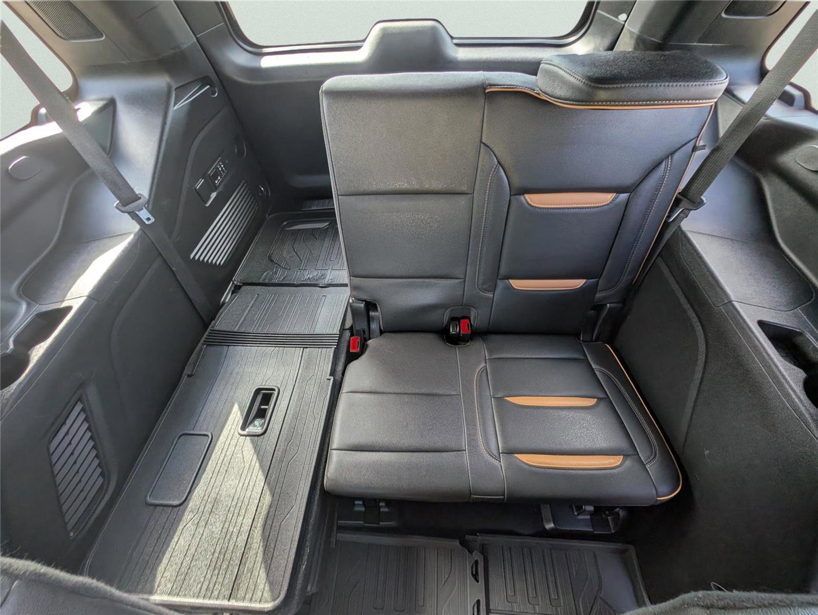 Used 2023 GMC Yukon AT4 w/ Technology Package AWD/4WD image 33