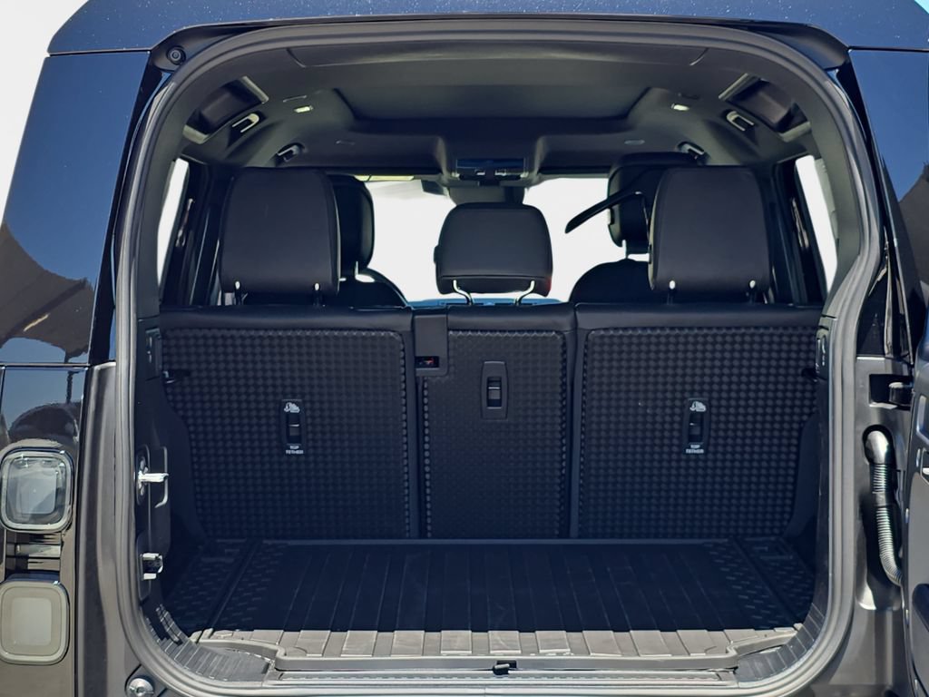 New 2026 Land Rover Defender 110 S AWD/4WD image 12