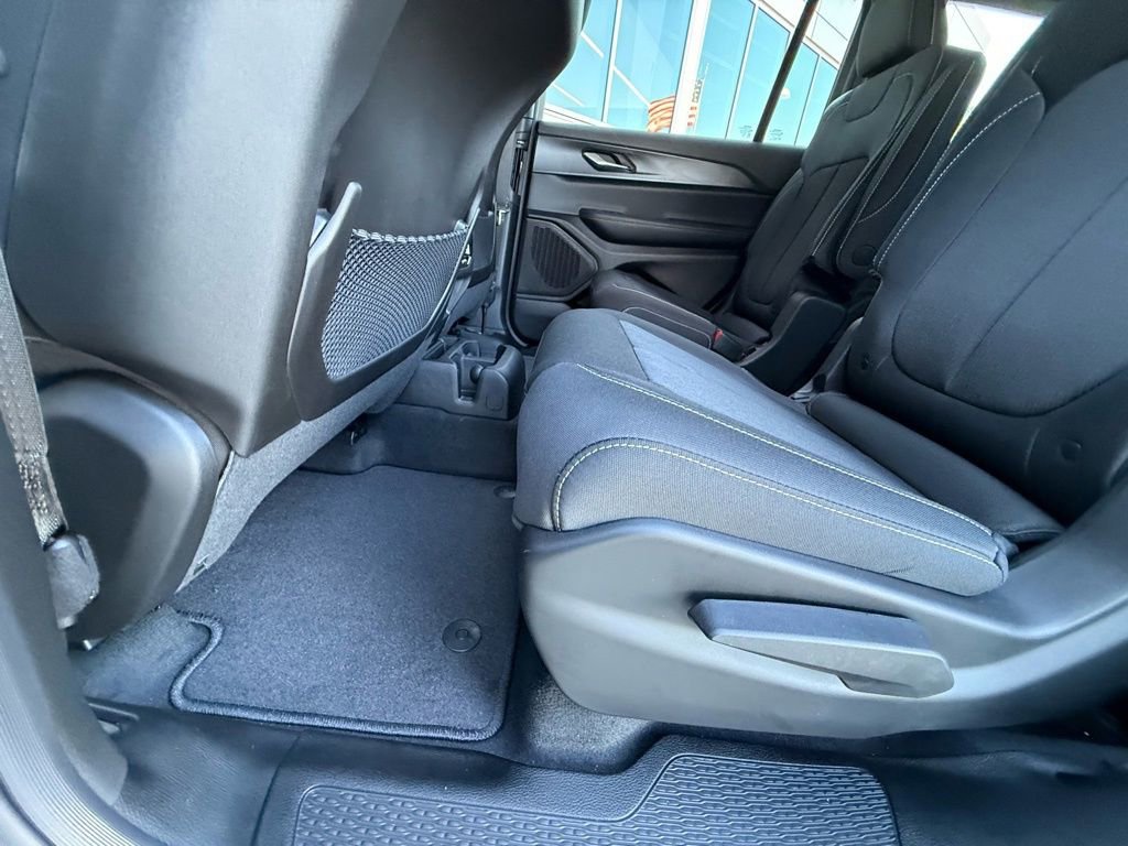 New 2026 Jeep Grand Cherokee L Laredo image 27