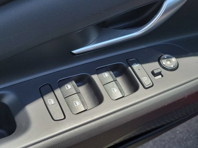 Certified 2025 Hyundai Elantra SE FWD image 16