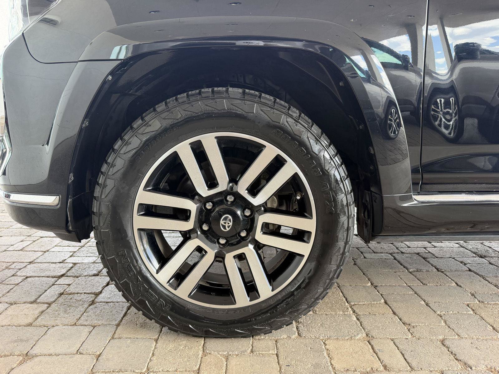 Used 2020 Toyota 4Runner Limited AWD/4WD image 43