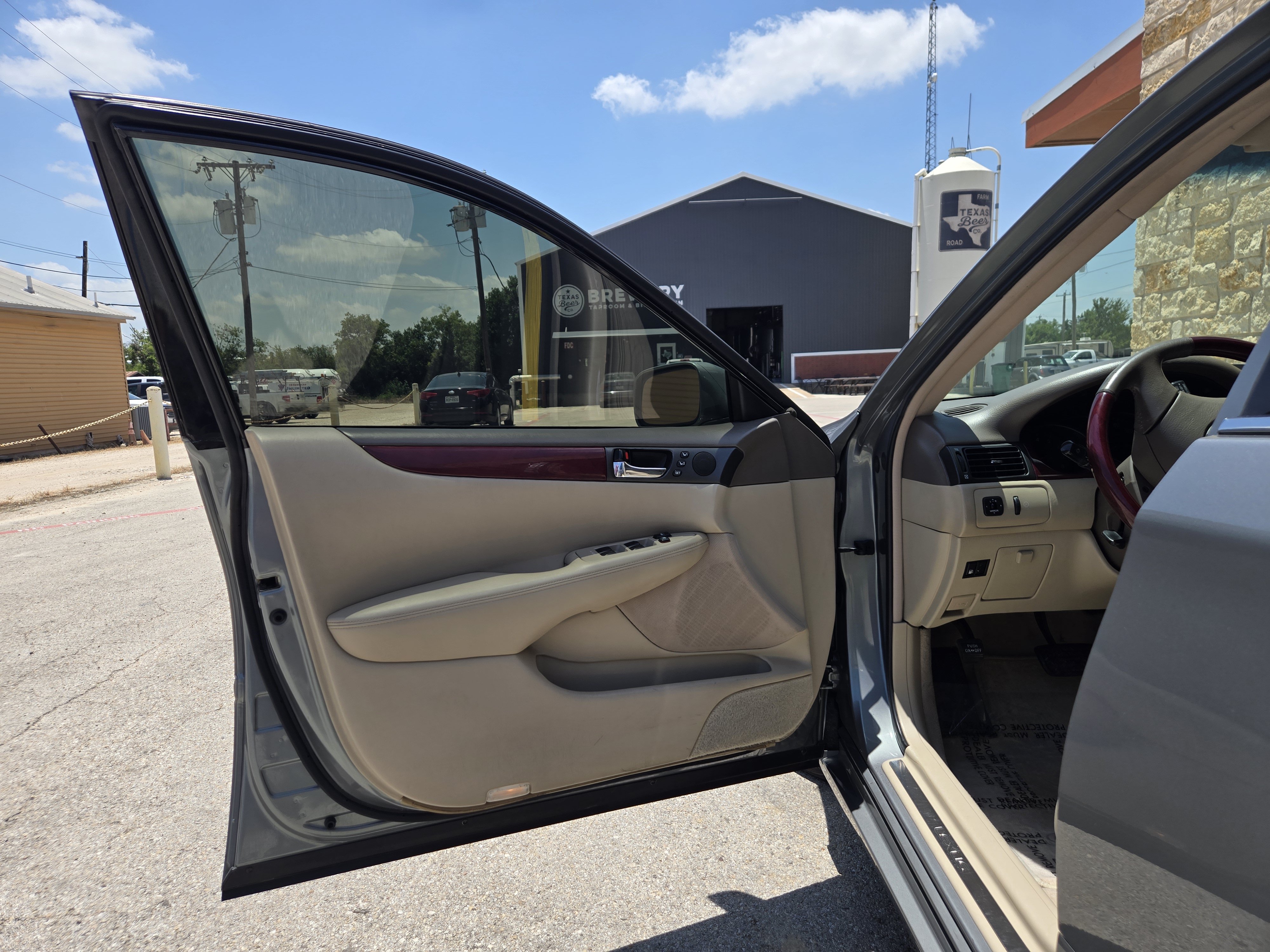 Used 2003 Lexus ES 330 FWD image 4