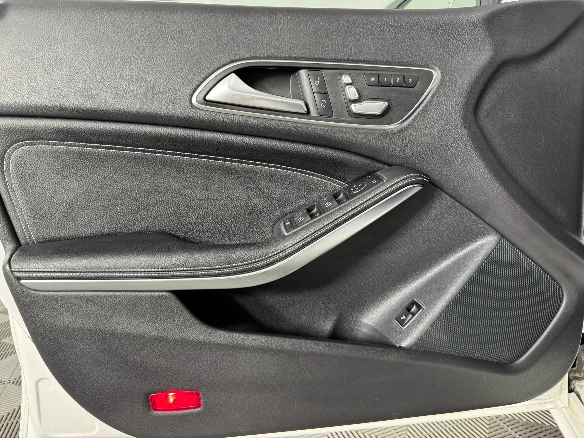 Used 2019 Mercedes-Benz CLA 250 4MATIC image 38