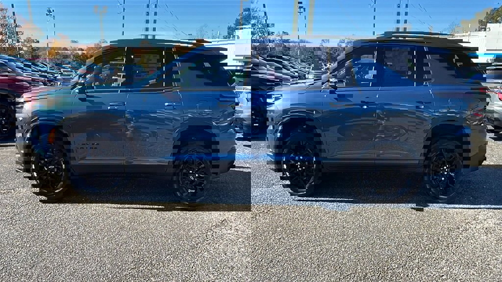 New 2026 Chevrolet Traverse LT w/ Midnight/Sport Edition image 8