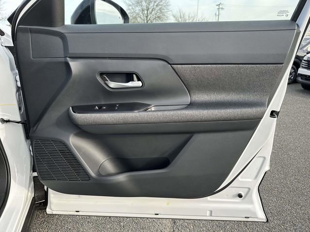 New 2026 Nissan Kicks SV w/ Cold Weather Package image 8