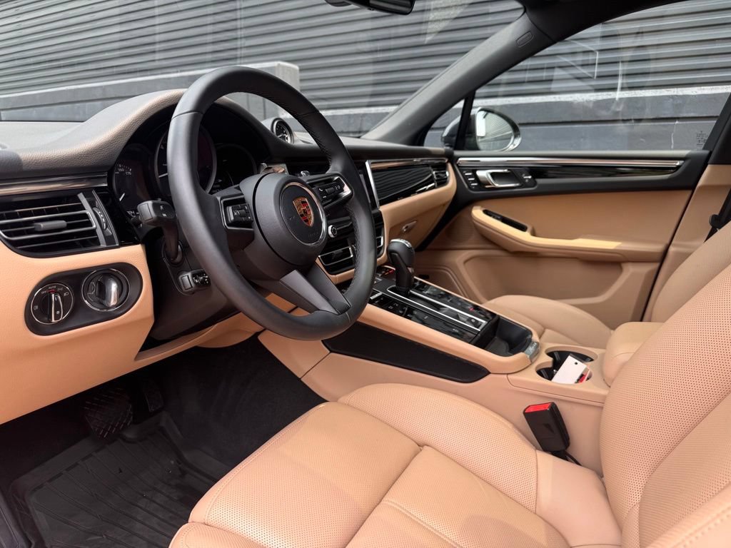 Certified 2026 Porsche Macan AWD/4WD image 14