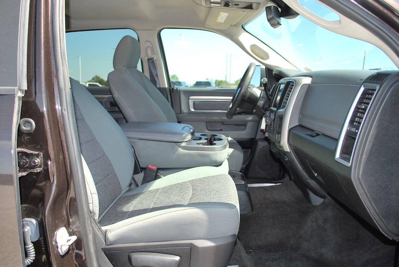 Used 2016 RAM 2500 SLT AWD/4WD image 18