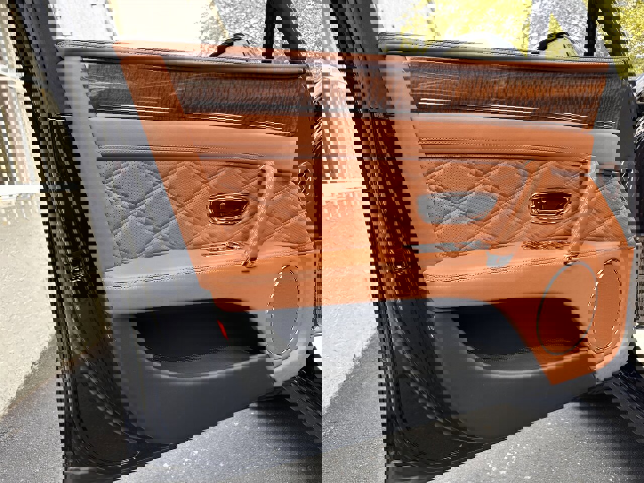 Used 2015 Bentley Flying Spur V8 image 44