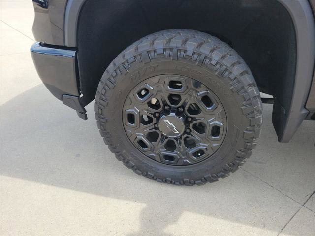 Used 2024 Chevrolet Silverado 2500 LTZ w/ LTZ Plus Package AWD/4WD image 5