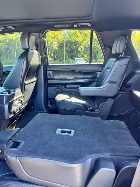 Used 2019 Ford Expedition Limited w/ Equipment Group 301A RWD image 12