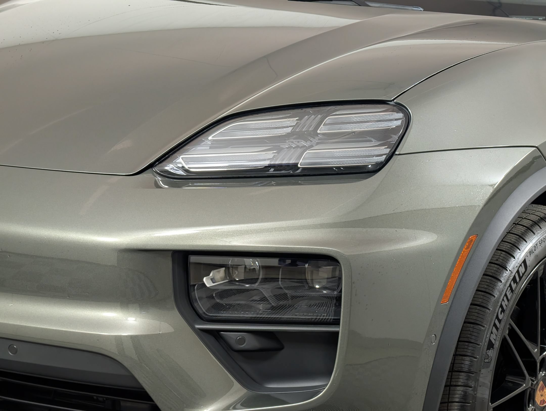 Used 2026 Porsche Macan 4 Electric AWD/4WD image 13