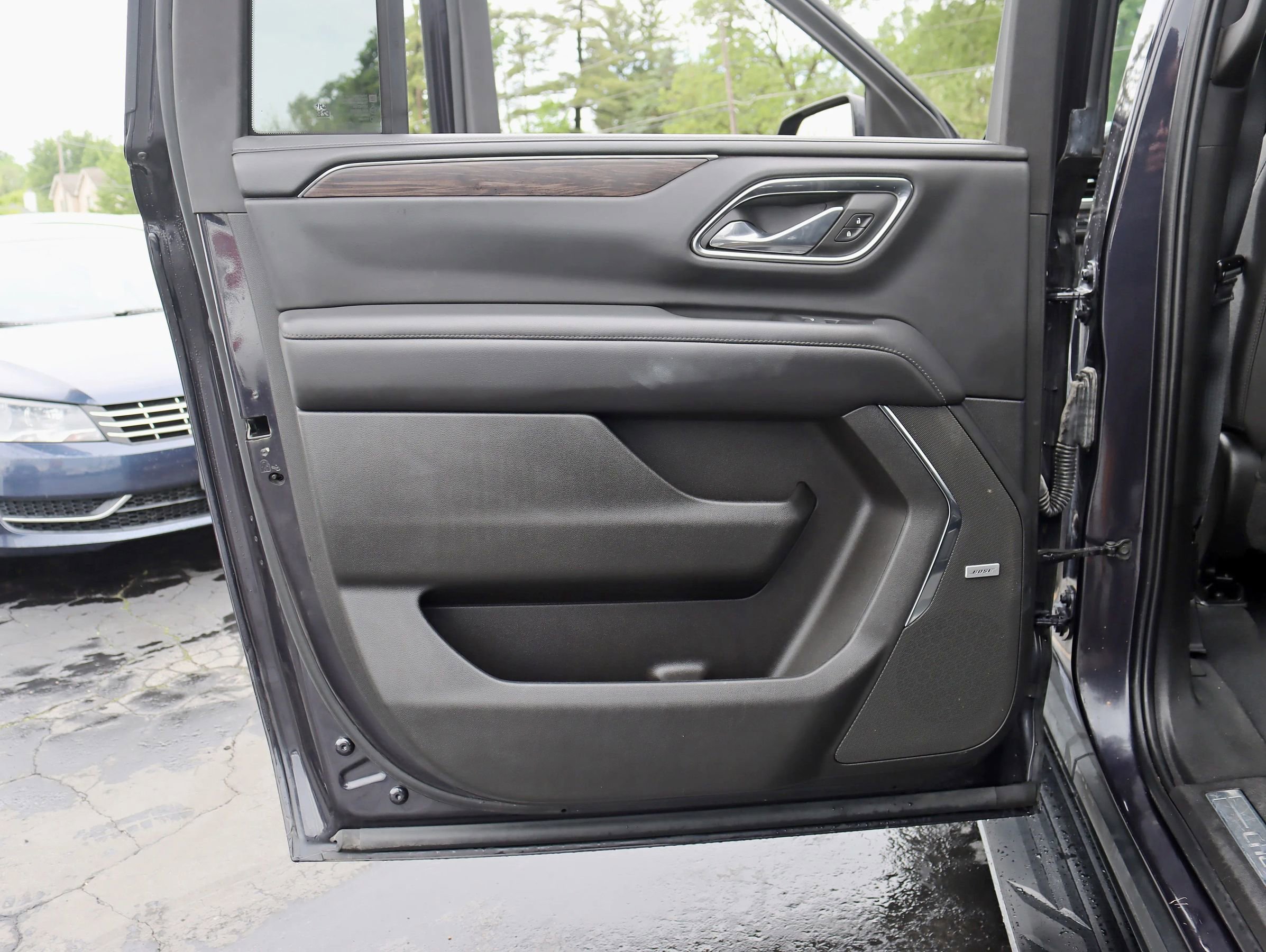 Used 2023 Chevrolet Suburban LT AWD/4WD image 35
