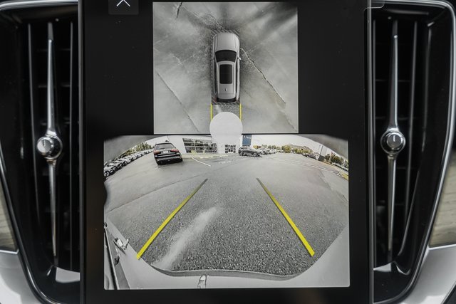 New 2026 Volvo XC90 B6 Plus w/ Protection Package Premier image 42